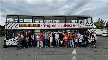 Der Bürgerverein Augustgroen bei seinem Ausflug in den Safari-Park bei Hodenhagen.