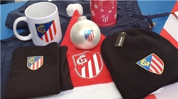 Der FC Geestland hat reichlich Produkte in seinem Fanshop.