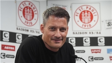 Der FC St. Pauli hat Alexander Blessin offiziell als neuen Trainer vorgestellt.