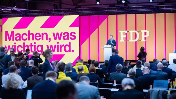 FDP will Fitnesskur für Deutschland Der FDP-Bundesvorsitzende Christian Lindner spricht beim Bundesparteitag.