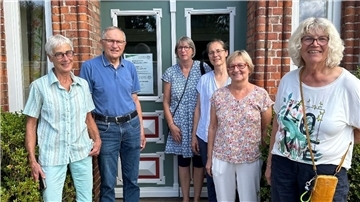 Das Foto zeigt Mitglieder des Flüchtlingshilfevereins.  