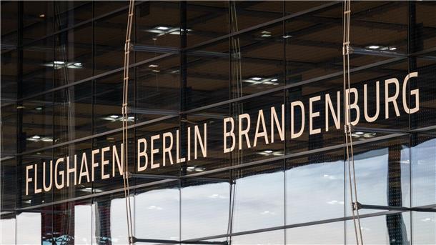 Drohnen-Sichtung: Hauptstadtflughafen vorübergehend gesperrt Der Flughafen wurde am späten Abend gesperrt. (Symbolbild)