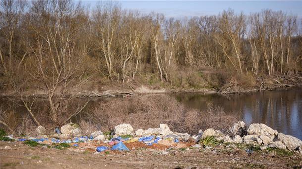 Foto mit nackten Migranten an Grenzfluss sorgt für Entsetzen Der Fluss Mariza (Fluss Evros in Griechenland) fließt an der Grenze zwischen der Türkei und Griechenland. (Archivbild)