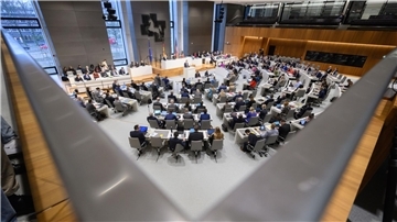Der Frauenanteil in Niedersachsens Landtag liegt bei gerade einmal 36 Prozent. (Symbolbild)