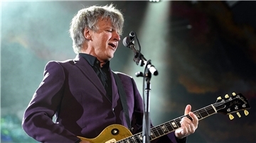 Der Frontman von Crowded House, Neil Finn, bei einem Auftritt in Sydney (Archivbild).
