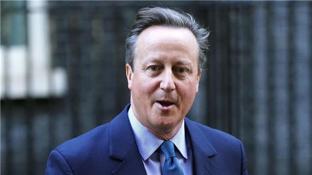 Der frühere britische Regierungschef Cameron ist zum neuen Außenminister seines Landes ernannt worden.