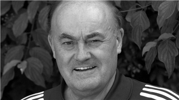 Der frühere Bundesliga-Schiedsrichter Volker Roth ist gestorben.