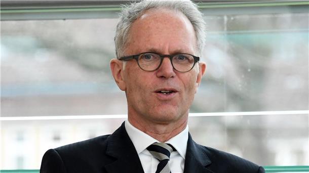 Neue Vorwürfe in Personalaffären um Habecks Ministerium Der für Start-ups zuständige Staatssekretär Udo Philipp steht wegen des Umgangs mit Unternehmensbeteiligungen in der Kritik.