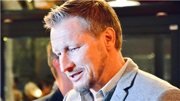 Der gebürtige Zevener und Enke-Berater Jörg Neblung unterstützt die Robert-Enke Stiftung.