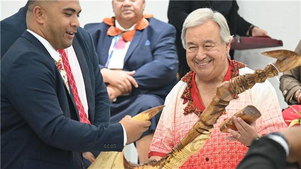 Der Generalsekretär der Vereinten Nationen, Antonio Guterres, mahnte angesichts der Bedrohung Tongas zu mehr Klimaschutz.