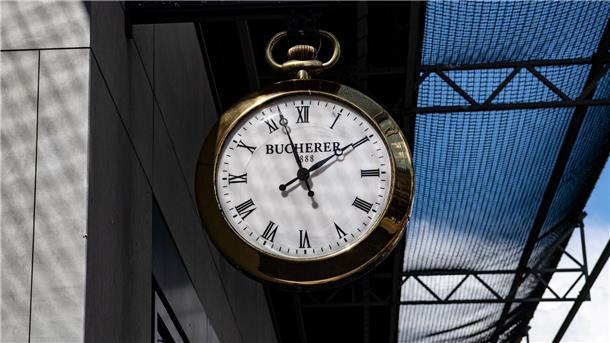 Rolex übernimmt Uhren- und Schmuckhändler Bucherer Der Genfer Luxusuhren-Hersteller Rolex übernimmt mehr als 100 Schmuckfachgeschäfte des Uhren- und Schmuckhändlers Bucherer weltweit.
