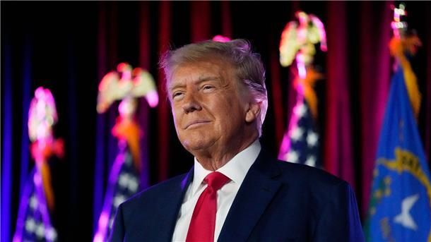 Ein Prozess gegen Trump bis auf Weiteres verschoben Der Gerichtsprozess gegen den früheren US-Präsidenten Donald Trump in der Affäre um die Mitnahme geheimer Regierungsdokumente soll später starten als bislang geplant.