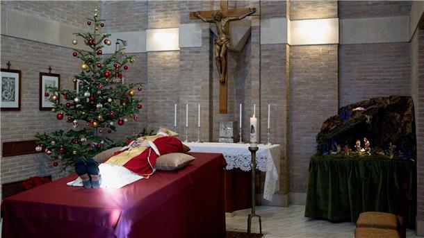 Fotos von Leichnam Benedikts XVI. veröffentlicht Der gestorbene emeritierte Papst Benedikt XVI. wird in der Kapelle des Klosters Mater Ecclesiae im Vatikan aufgebahrt.
