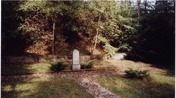 Der Grabstein von Paul Dieroff.