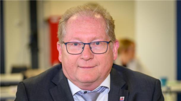 A27-Update: Neues Gerät im Einsatz - So sollen die Arbeiten schneller vorankommen Der hafenpolitische Sprecher der CDU-Bürgerschaftsfraktion, Thorsten Raschen.
