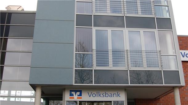 Volksbank-Fusion: „Wenn es passt, passt es – auch über andere Gebiete hinweg“ Der Hauptsitz der Volksbank Bremerhaven-Cuxland in Beverstedt. Archiv, Volksbank