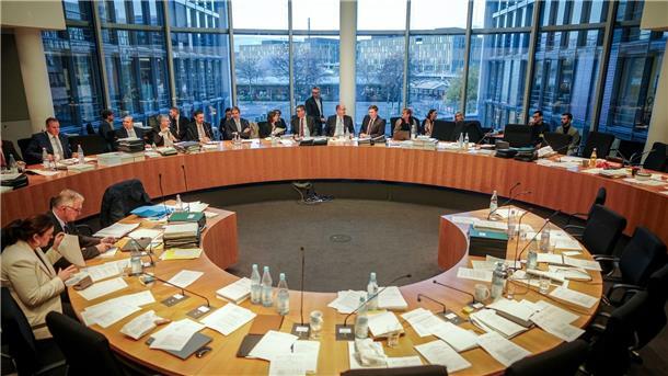 Beschluss im Haushaltsausschuss: Etat für 2024 steht Der Haushaltsausschuss des Bundestags hat den Etat für 2024 beschlossen.