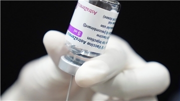 Der Impfstoff von Astrazeneca wird weiterhin verimpft, allerdings künftig in der Kombination mit einer Zweitimpfung mit Biontech oder Moderna. Dies stelle den derzeit besten Schutz vor der Delta-Variante des Corona-Virus da, so die Ständige Impfkommission.