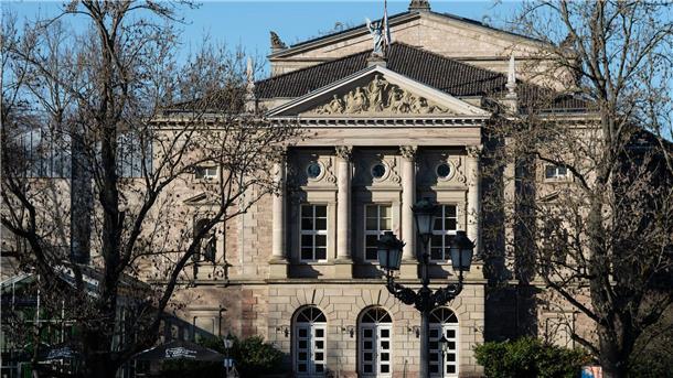 Göttinger Theaterintendant kündigt vorzeitigen Rückzug an Der Intendant des Deutschen Theaters in Göttingen, Erich Sidler, wird seinen Vertrag vorzeitig beenden. (Archivfoto)