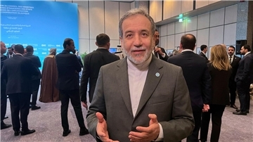 Der iranische Außenminister Abbas Araghtschi nimmt in Istanbul an einem Treffen der Organisation für islamische Zusammenarbeit teil.