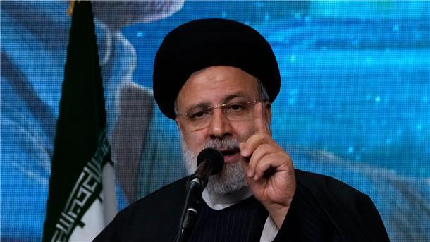 Terrormiliz IS reklamiert Anschlag im Iran für sich Der iranische Präsident Ebrahim Raisi hat eine entschiedene Reaktion angekündigt. Die Staatsführung verurteilte die Attacke aufs Schärfste, vermied aber Schuldzuweisungen.