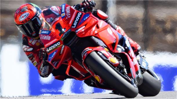 Der Italiener Francesco Bagnaia hat das Rennen auf dem Sachsenring für sich entschieden.