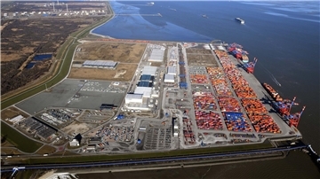 Hafen aus der Luft betrachtet.