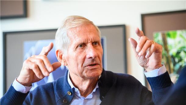 Der Journalist und Autor Ulrich Wickert 2022 in Hamburg.