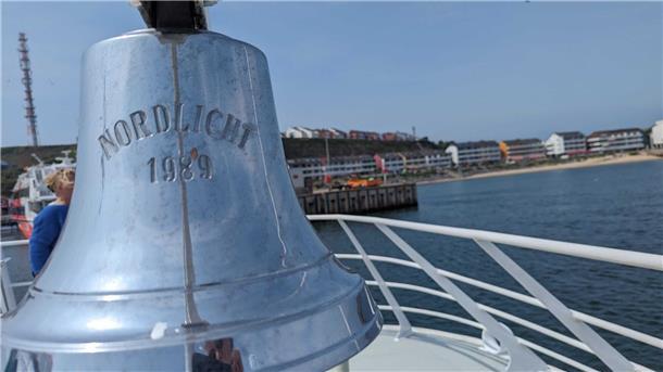 Der Katamaran „Nordlicht“ der Reederei Cassen Eils startet von der Bremerhavener Seebäderkaje aus Richtung Helgoland.