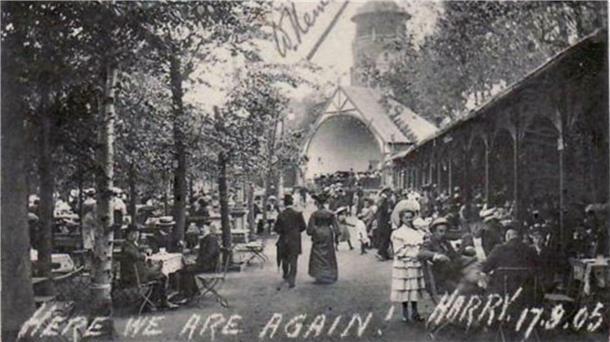 Der Konzertplatz im Englischen Garten lockte regelmäßig viele Besucher an.