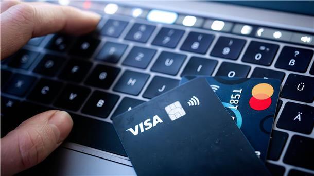 Visa rollt vereinfachtes Online-Bezahlverfahren aus Der Kreditkartenanbieter Visa rollt ein neues Bezahlverfahren aus. (Archivbild)