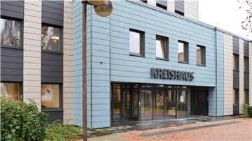 Der Kreis Wesermarsch - hier das Kreishaus in Brake - wird nach Angaben der SPD-Landtagsabgeordneten Karin Logemann von den Haushaltbeschlüssen des Landes profitieren.