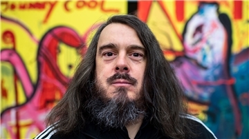 Der Künstler Jonathan Meese hasst das „ständig befeuerte Geschrei vom Weltuntergang“.