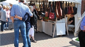 Der Kunsthandwerkermarkt in Wilstedts Ortsmitte findet in diesem Jahr zum zwölften Mal statt.