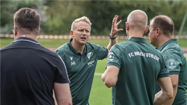 Der Landesligist FC Hagen Uthlede setzt auch in der kommenden Saison auf Joshua von Glahn (von links), Clemens Schoppenhauer und Maik Machnacz.