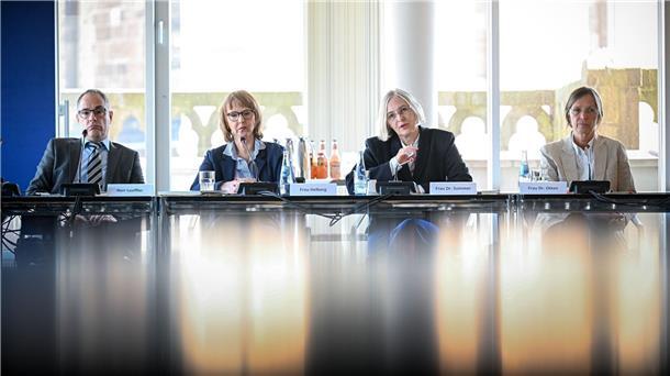 Bremer Rechnungshof rügt strukturelle Defizite bei Behörden Der Landesrechnungshof kritisiert strukturelle Defizite in der Verwaltung.