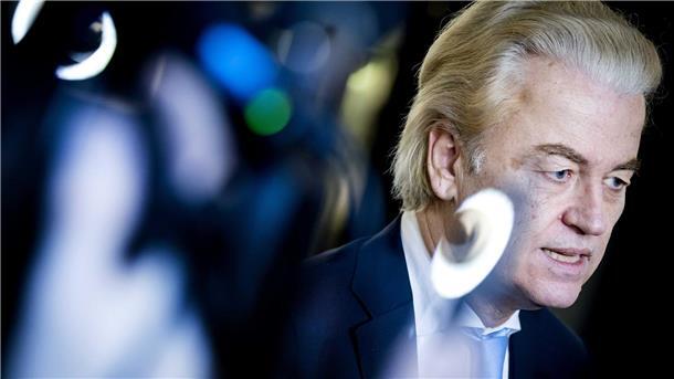Der Mann mit dem platinblonden Haarschopf zeigt sich von einer neuen, kompromissbereiten Seite.