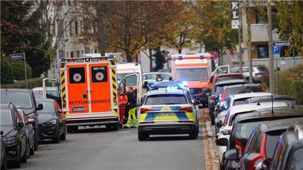 Der Mann sei noch vor Ort gestorben.