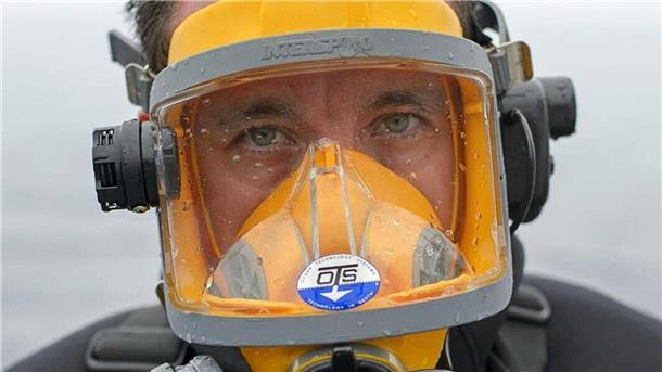 Costa Rica: Forscher überlebt Hai-Attacke in 40 Meter Tiefe Der Meeresbiologe Mauricio Hoyos wurde 40 Meter unter Wasser von einem vier Meter langen Hai angegriffen.