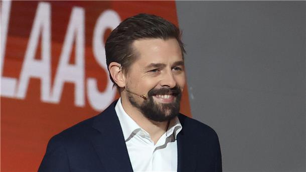 Heufer-Umlauf: Unterhaltungskünstler sollten Haltung zeigen Der Moderator Klaas Heufer-Umlauf hält es nach eigenen Angaben für wichtig, dass auch Entertainer auf bedeutende gesellschaftliche Themen aufmerksam machen.