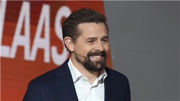 Der Moderator Klaas Heufer-Umlauf hält es nach eigenen Angaben für wichtig, dass auch Entertainer auf bedeutende gesellschaftliche Themen aufmerksam machen.