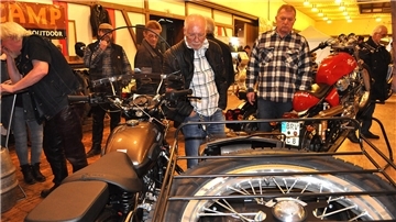 Der Motorradmarkt Saisonerwachen fand bislang stets in Rodenkirchen statt. Doch die 24. Auflage zieht um, und zwar in die Großsporthalle in Brake.