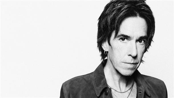 Roxette-Album ohne Marie Fredriksson Der Musiker Per Gessle. Auf Roxette folgt nun das Bandprojekt PG Roxette, auf die Welthits von damals das Album „Pop-Up Dynamo!“, das Marie Fredriksson gewidmet ist.