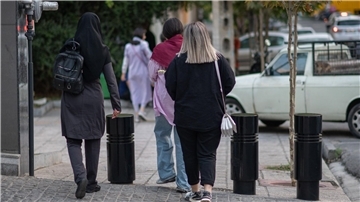 Der nationale Kulturrat im Iran hat eine neue Richtlinie für die islamische Kleidungsordnung der Frauen verabschiedet. (Archivbild)