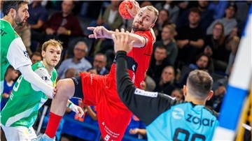 Der Nationalspieler #julius Kühn (M) schließt sich Aufsteiger Bietigheim an.