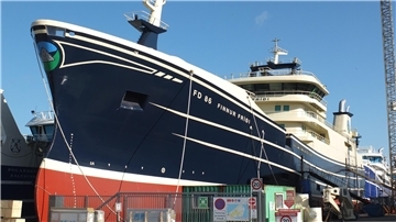  Fischtrawler 