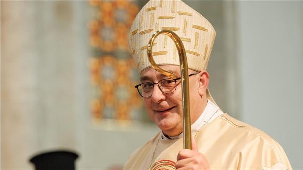 Bischof Dominicus ruft zur Nächstenliebe auf Der neue katholische Bischof von Osnabrück will den Menschen zuhören.