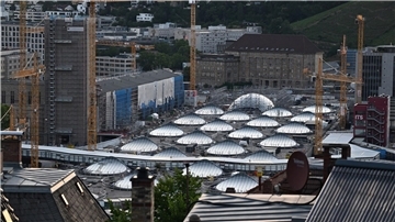 Der neue Tiefbahnhof in der Stuttgarter Innenstadt soll vermutlich Ende 2026 teilweise in Betrieb gehen. (Archivbild)