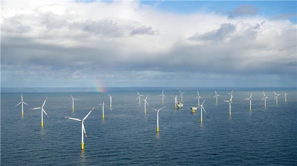 Studie: Windparks könnten chemische Stoffe ins Meer abgeben Der Offshore-Windpark Riffgat rund 15 Kilometer nördlich der Insel Borkum.
