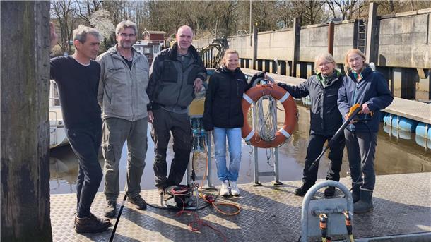 „Bremervörde räumt auf“: Die Ostestadt putzt sich heraus Der Oste-Yacht-Club sorgte am Bremervörder Hafen für Ordnung.